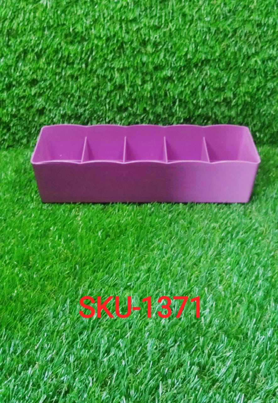 Colorful bead storage tray with clear plastic and multiple sections for easy access. Colorful bead storage tray with clear plastic and multiple sections for easy access.